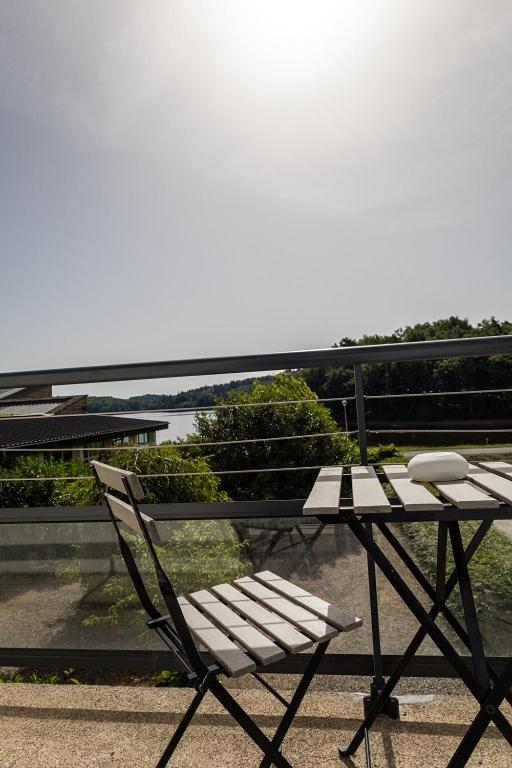 Logis Hotel Du Lac Neuvic (Correze) Exterior foto