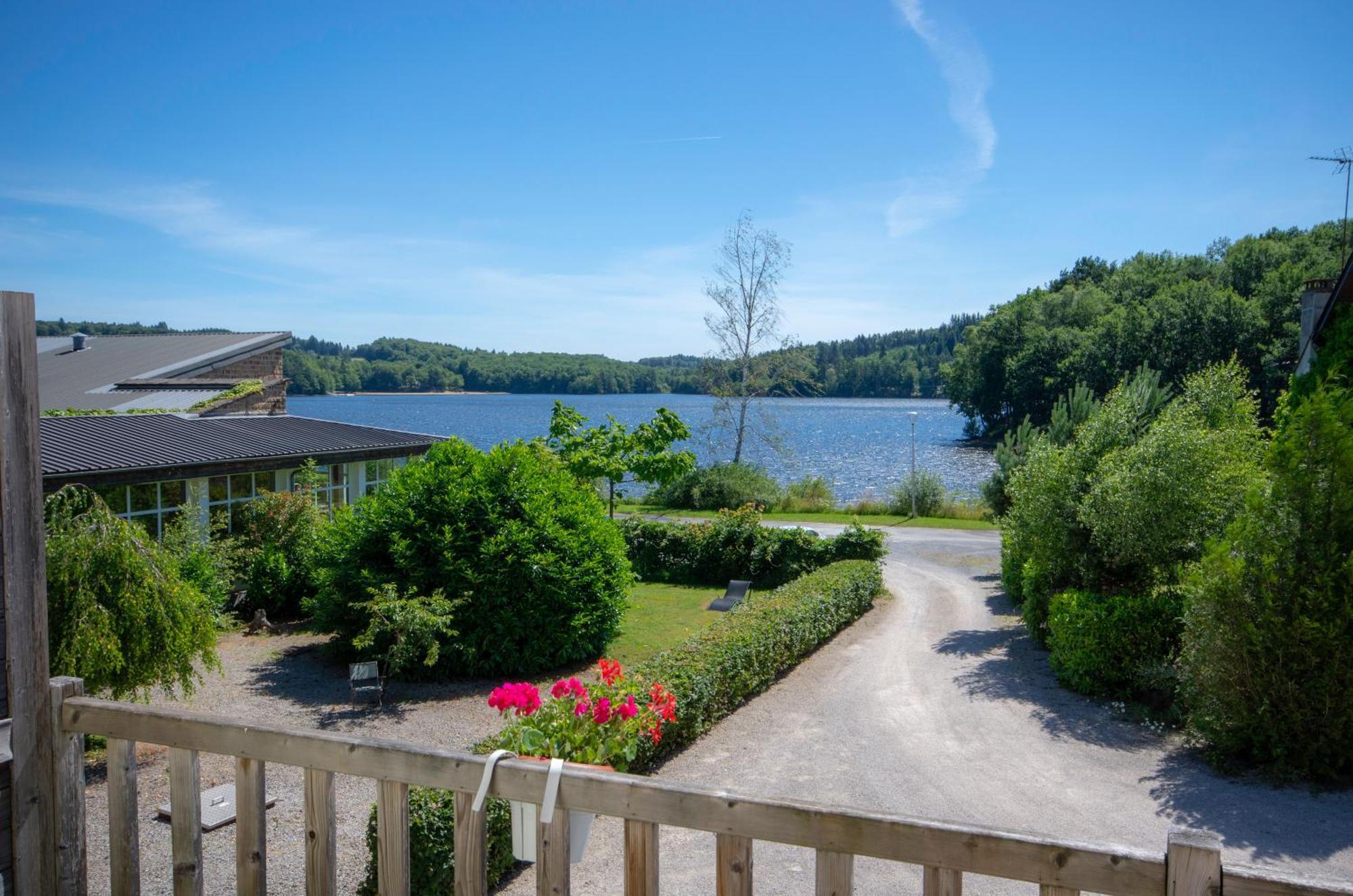 Logis Hotel Du Lac Neuvic (Correze) Exterior foto
