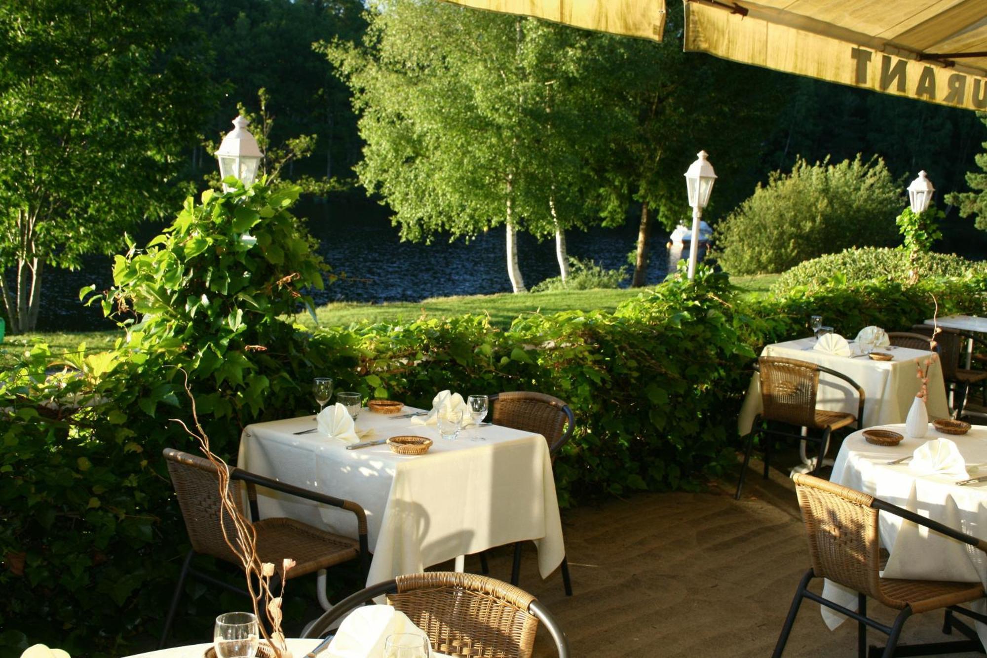 Logis Hotel Du Lac Neuvic (Correze) Exterior foto