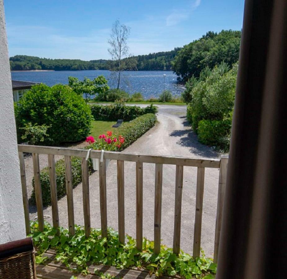 Logis Hotel Du Lac Neuvic (Correze) Exterior foto